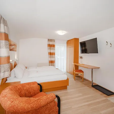 豪斯奥茨布里克酒店 招待所