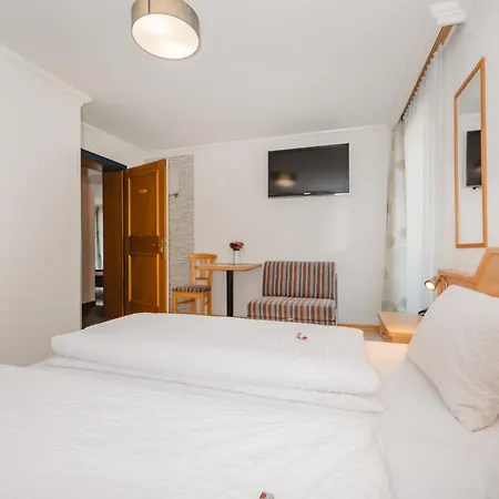 豪斯奥茨布里克酒店