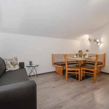 豪斯奥茨布里克酒店 3* 瓦格赖恩