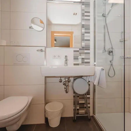 豪斯奥茨布里克酒店 瓦格赖恩